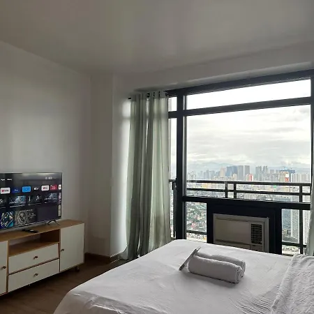 Homestyle Studio With City View In Gramercy Residences Condo